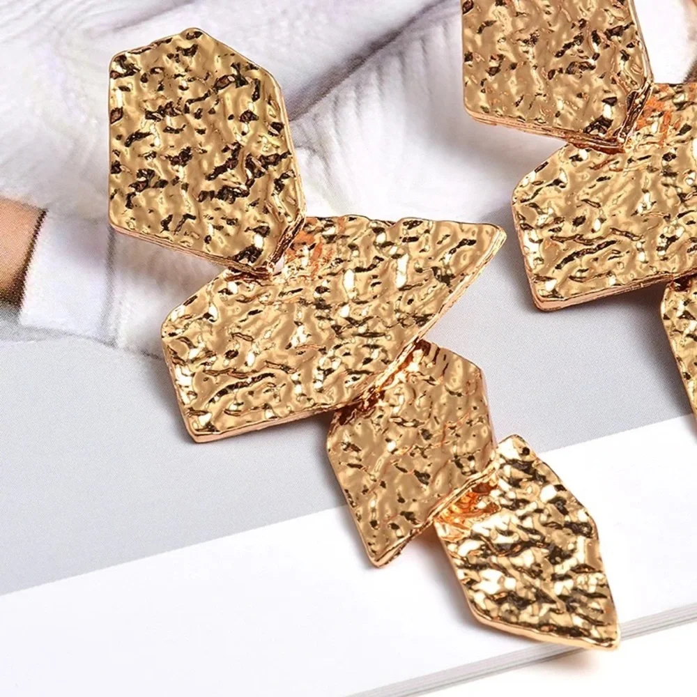 Minimalist Modern Asymmetrical Dangle Drop Earrings (Gold Earrings Jewelry) - Picture 5 of 11